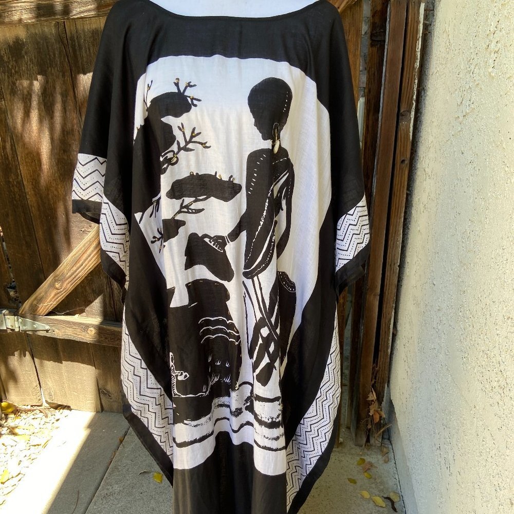 MEETU MAGIC Black /White LONG COVER UP ONE SIZE African scene
